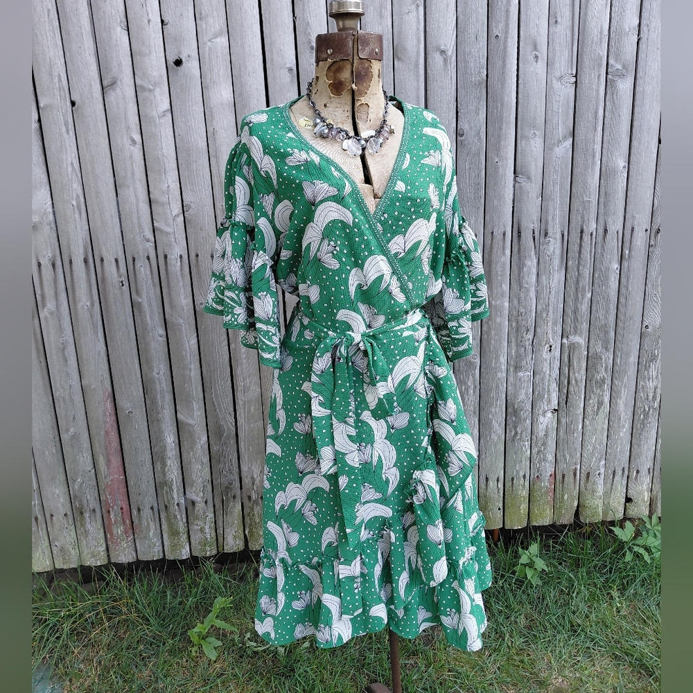 Max Studio green black white floral flutter sleeve boho romantic dress Womens L - Picture 3 of 17